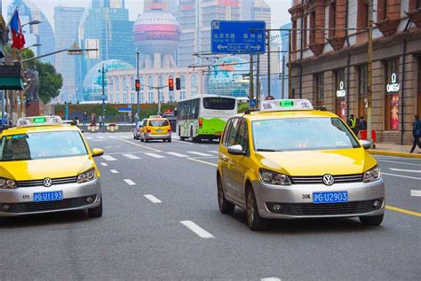 凌晨在上海如何打車：夜幕低垂，車流如织，是否还有另一种方式？